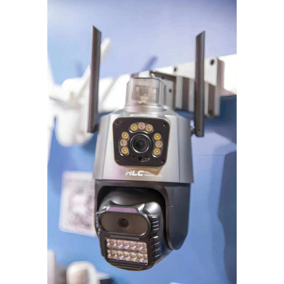 CÁMARA DOMO WIFI DOBLE LENTE FULL HD CON ALARMA Y SEGUIMIENTO INTELIGENTE HLC