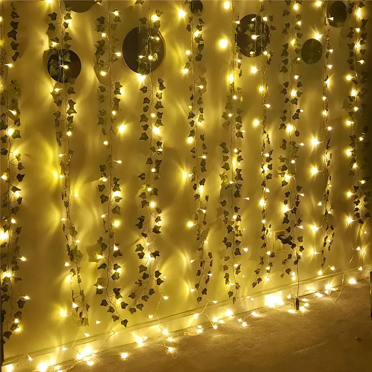 CORTINA LED SOLAR 3X3 M- 300 LED IP65 LUZ AMARILLA CÁLIDA