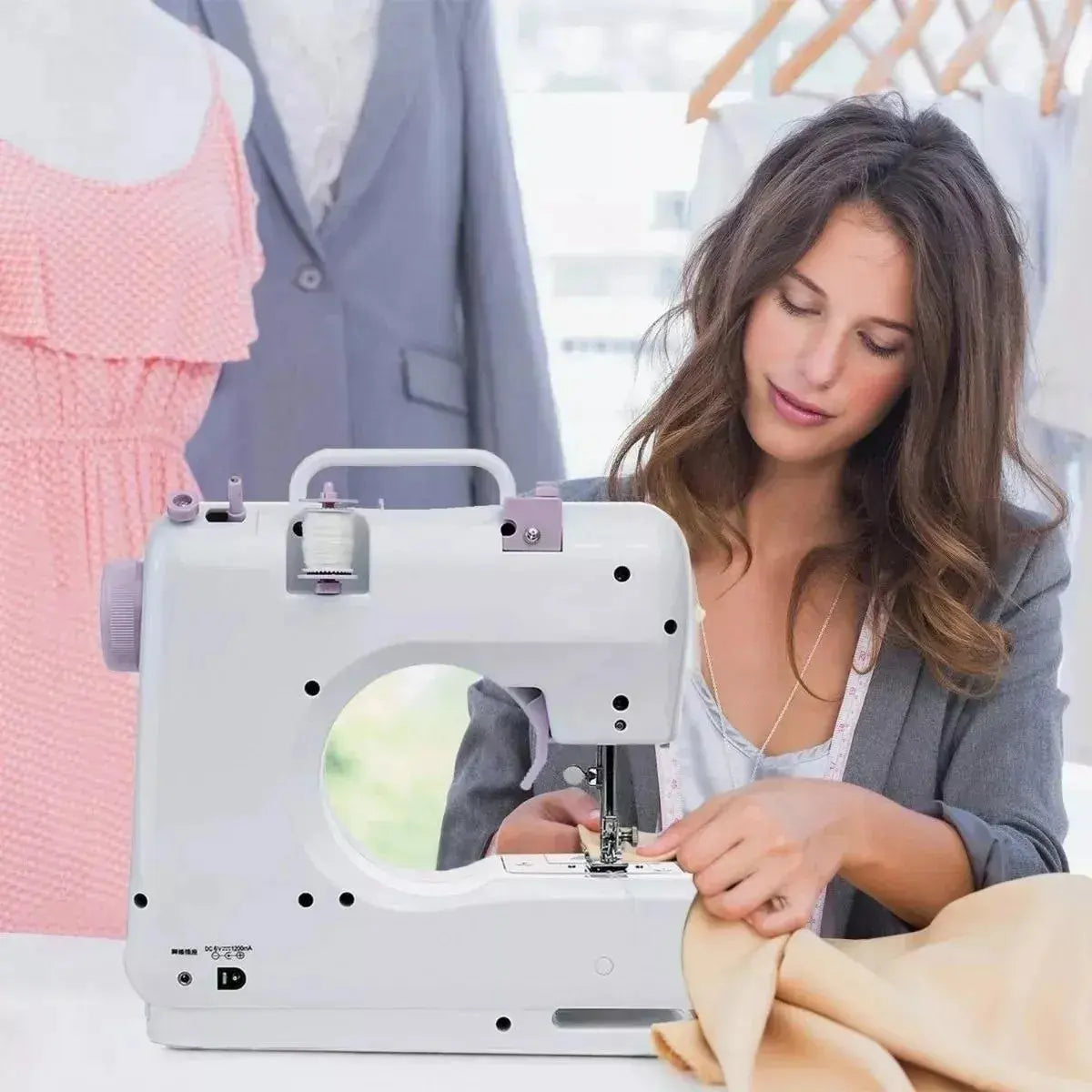 MÁQUINA DE COSER PORTÁTIL 12 PUNTADAS CON PEDAL