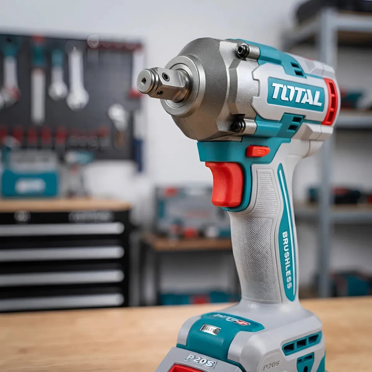 TALADRO / LLAVE DE IMPACTO INALÁMBRICA 1/2" 20V + 2 BATERÍAS Y MATETÍN