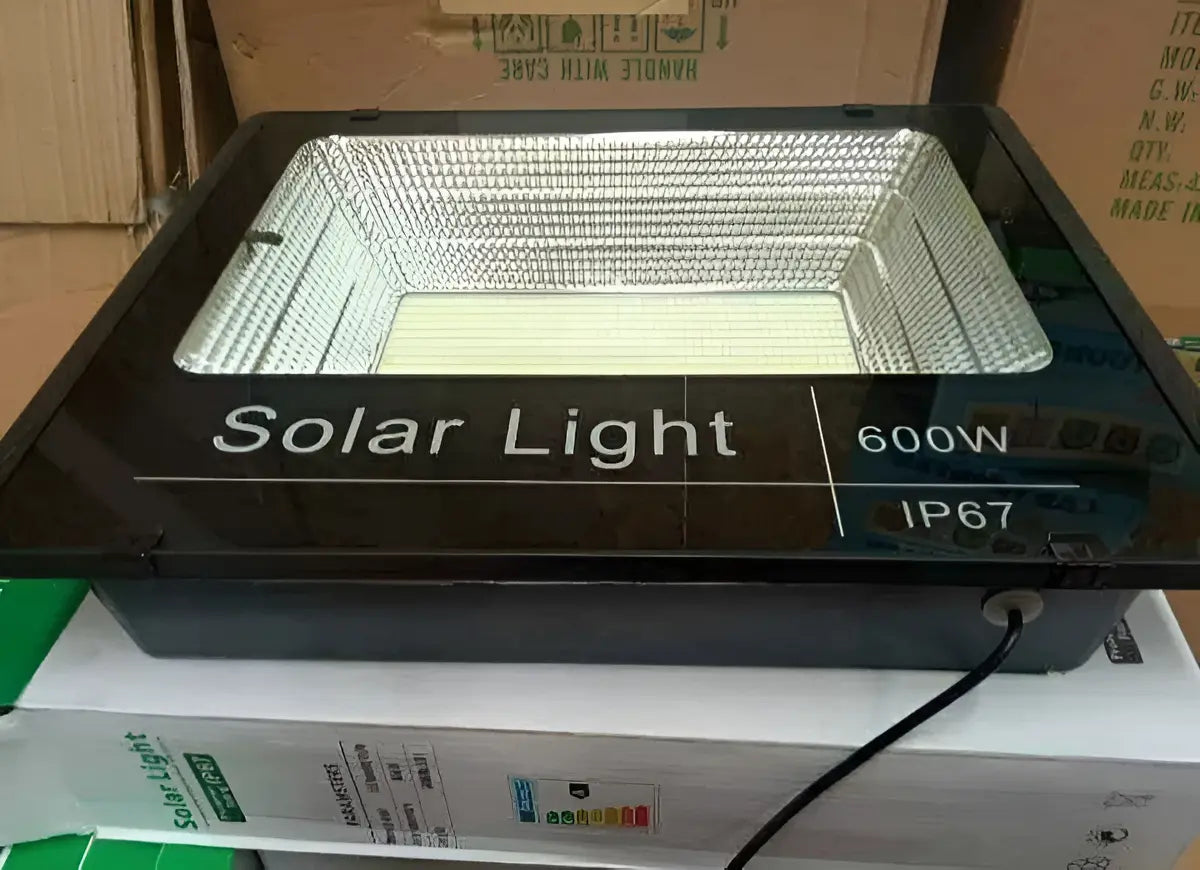 FOCO SOLAR LED 600W BLANCO FRÍO IMPERMEABLE EXTERIOR ALTA POTENCIA